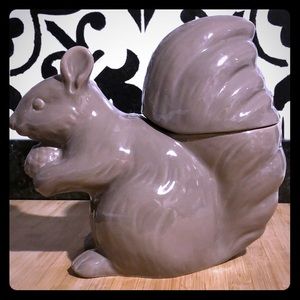 Squirrel cookie jar